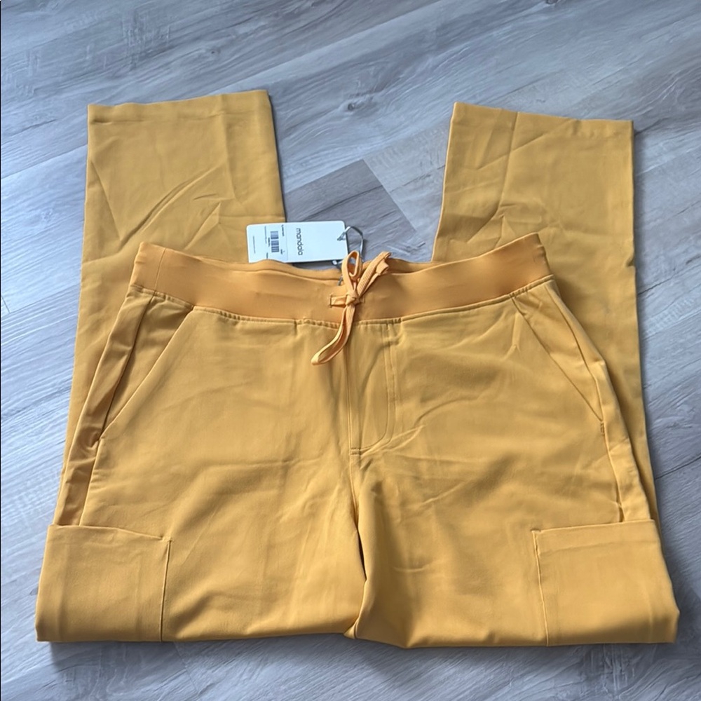 Mandala Men’s Mustard Yellow scrubs